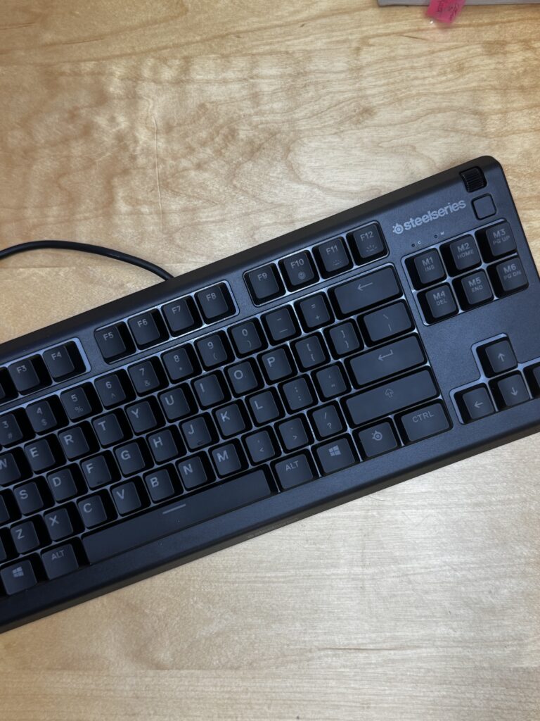 apex 3 tkl tastiera front